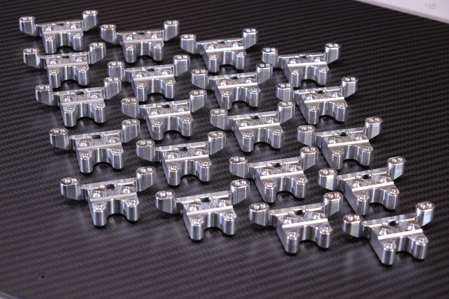 RC10B/T/SCT 6.4 Aluminum Front Ballstud Mount